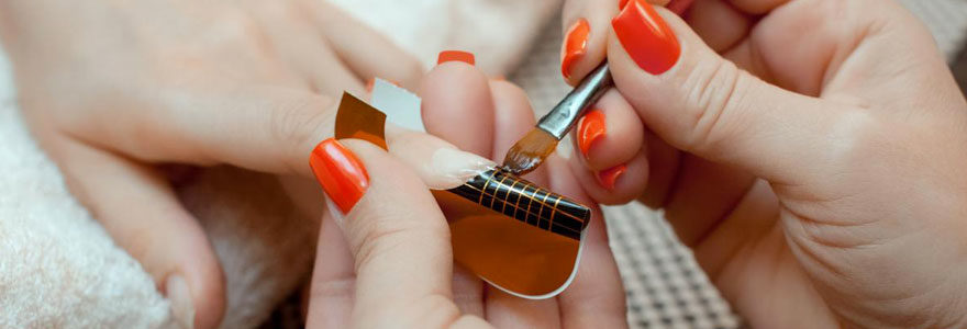 pose de faux ongles